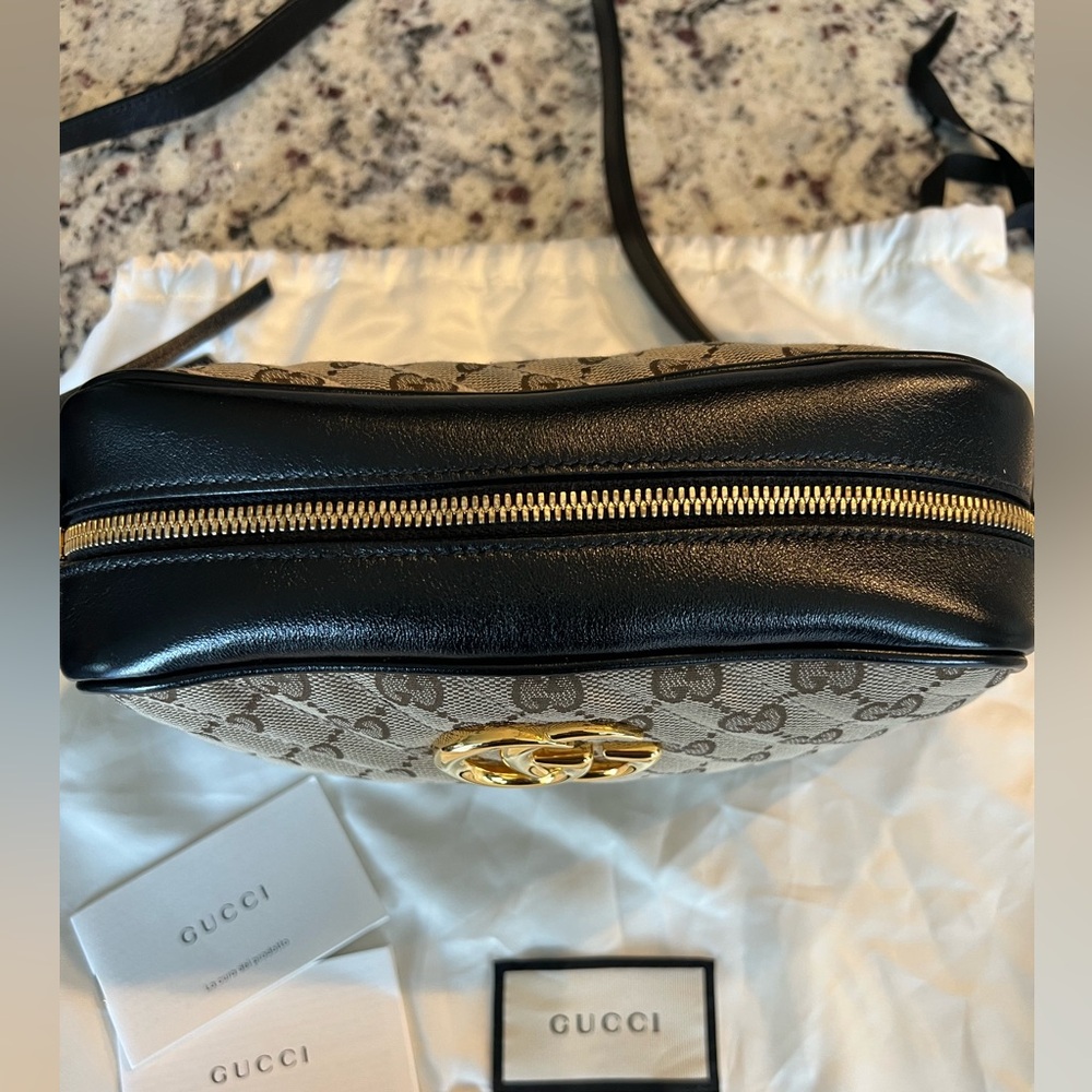 Gucci GG Marmont - Brown Canvas with Black Leather- Crossbody- Like New - Picture 7 of 15